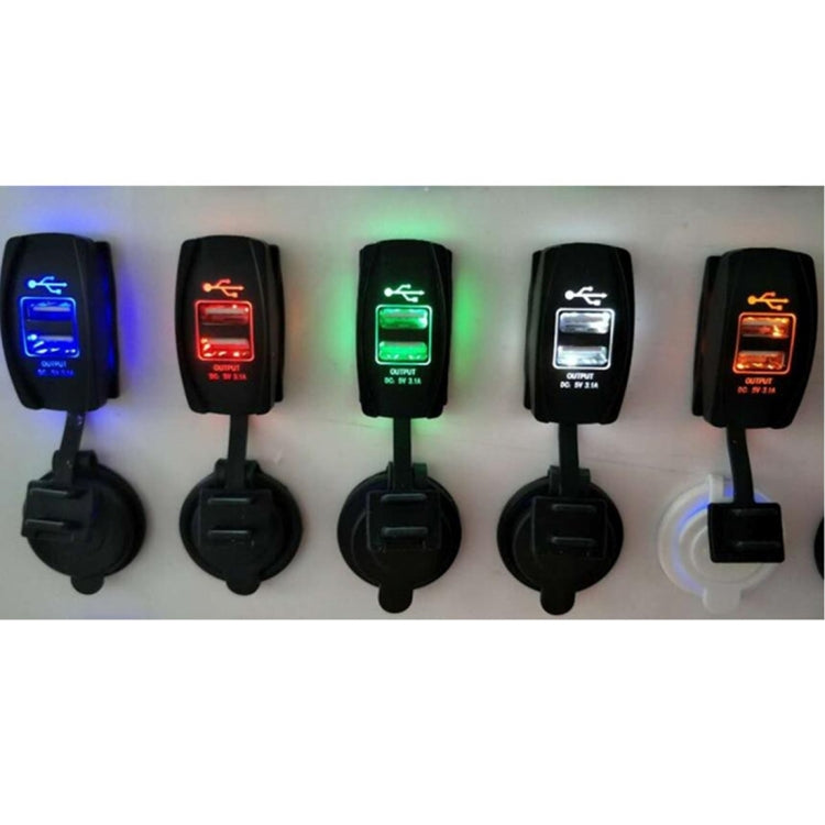 شاحن سيارة ودراجة نارية بمنفذي USB مع غطاء مقاوم للغبار وإضاءة LED (ألوان عشوائية)، 3.1 أمبير