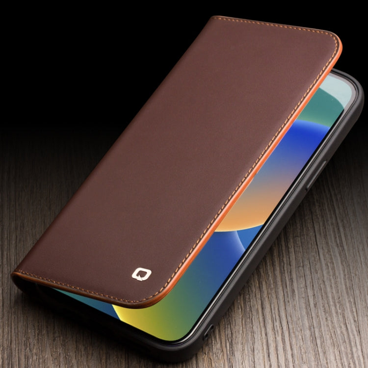 جراب هاتف QIALINO Business قلاب أفقي من البولي يوريثان، مناسب لأجهزة iPhone 14 وiPhone 14 Plus وiPhone 14 Pro وiPhone 14 Pro Max