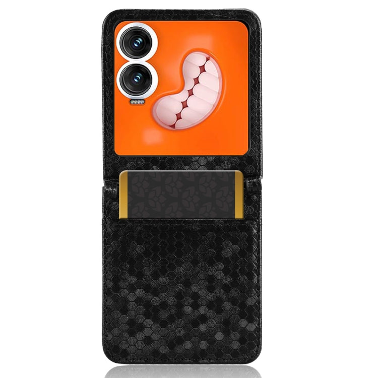 جراب هاتف جلدي بفتحة بطاقة وملمس قرص العسل لهاتف Infinix Zero Flip