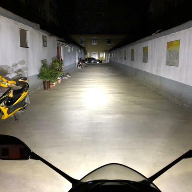 40W White Light Motorcycle LED Spotlight Headlight Car Front Bumper Light Off-Road Vehicle Modified Roof Light, White Light