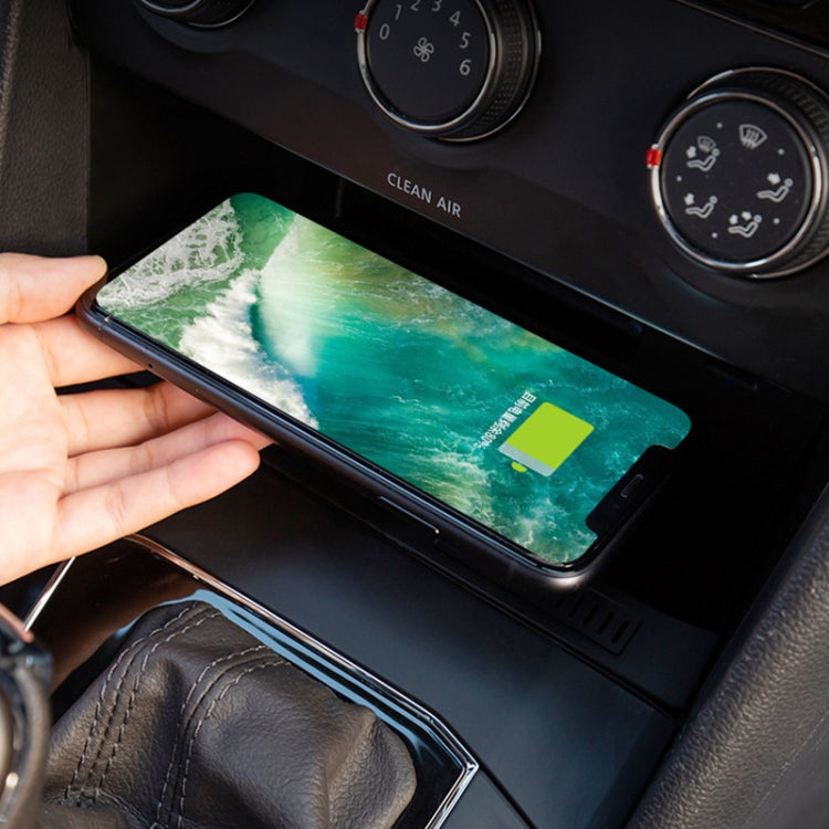 شاحن سيارة لاسلكي قياسي Qi بقوة 10 وات، شحن سريع، HFC-1030، مناسب لفولكس فاجن تيجوان L موديل 2019-2021، للقيادة من جهة اليسار، HFC-1030