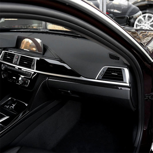 ملصق ديكوري من ألياف الكربون للتحكم المركزي في مساعد السائق لسيارة BMW F30 2013-2018 / F34 2013-2018، مناسب للقيادة على الجانب الأيسر، التحكم المركزي في مساعد السائق