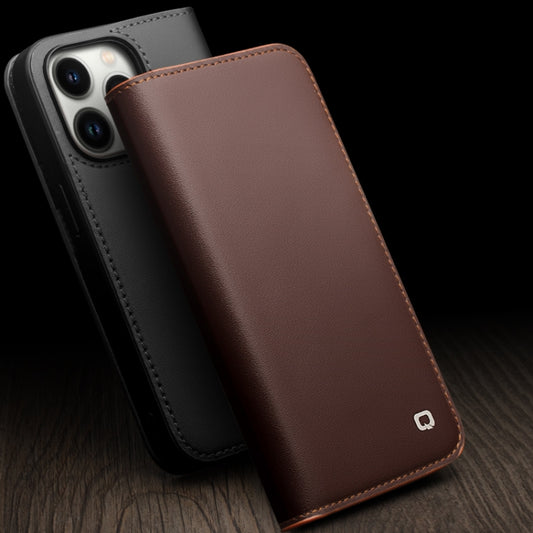 جراب هاتف QIALINO Business قلاب أفقي من البولي يوريثان، مناسب لأجهزة iPhone 14 وiPhone 14 Plus وiPhone 14 Pro وiPhone 14 Pro Max