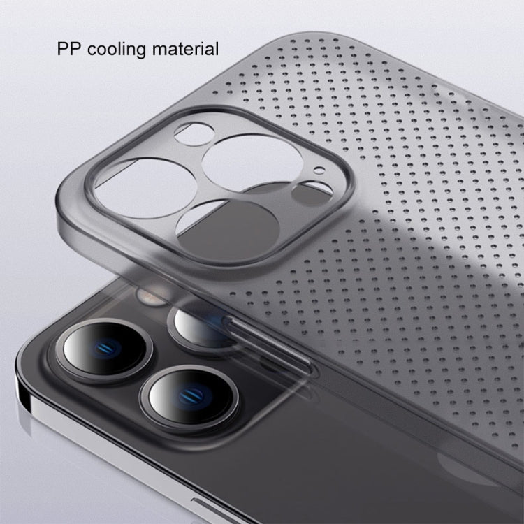جراب هاتف مجوف بتصميم قرص العسل مع خاصية تبديد الحرارة، مناسب لأجهزة iPhone 14 وiPhone 14 Plus وiPhone 14 Pro وiPhone 14 Pro Max