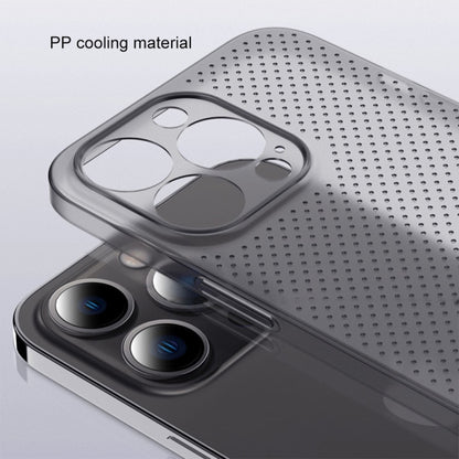 جراب هاتف مجوف بتصميم قرص العسل مع خاصية تبديد الحرارة، مناسب لأجهزة iPhone 14 وiPhone 14 Plus وiPhone 14 Pro وiPhone 14 Pro Max