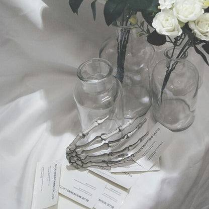 One Pair Halloween Skeleton Hands Haunted House Decoration Props, Size: 15.5 x 10cm, Skeleton Hands