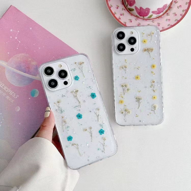 جراب هاتف واقي من مادة TPU بنقشة زهور الجبسوفيلا، مناسب لأجهزة iPhone 16e وiPhone 16 Pro Max وiPhone 16 Pro وiPhone 16 Plus وiPhone 16 وiPhone 15 Pro Max
