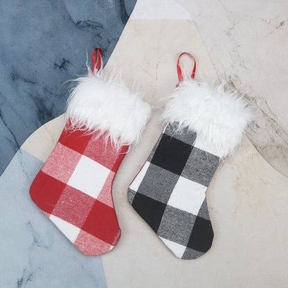 Christmas Tree Ornaments Decoration Supplies Gift Bag Plush Christmas Socks Gift Bag Pendant, Black and White, Red and White