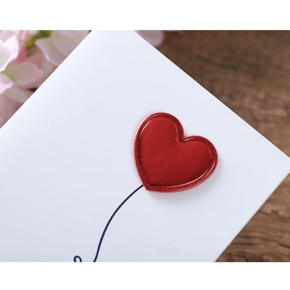 بطاقة تهنئة عيد الحب على شكل قلب ثلاثي الأبعاد مع رسائل تهنئة ومظاريف وتخطيط كهربية القلب وشعار "أنا أحبك" وبالون ونخلة